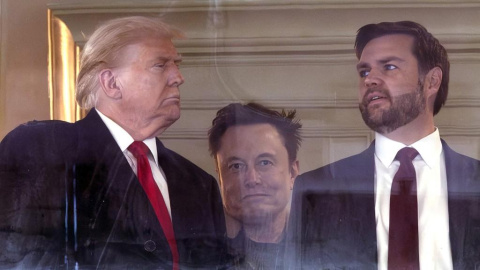 Imagen de Donald Trump y Elon Musk juntos en un partido de fútbol americano. Imagen de Donald Trump y Elon Musk juntos en un partido de fútbol americano.