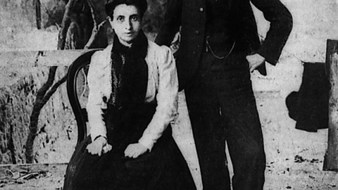 Marcela y Elisa, en Oporto, adonde huyeron tras ser perseguidas por las autoridades españolas. / ARCHIVO NARCISO DE GABRIEL