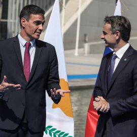 Foto del 17 de septiembre de 2021 de Pedro Sánchez junto a Kyriakos Mitsotakis durante una visita del primero a Atenas.
