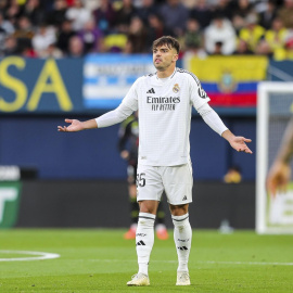 Imagen de archivo de Raúl Asencio, jugador del Real Madrid, durante un encuentro ante el Villarreal CF, a 15 de marzo de 2025.