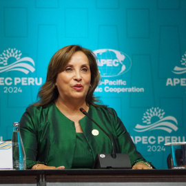 Imagen de archivo de la presidenta peruana, Dina Boluarte, en el discurso de clausura de la cumbre de la Comunidad Económica Asia-Pacífico (Apec), a 16 de noviembre de 2024.