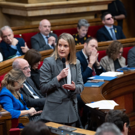 La consejera de Derechos Sociales e Inclusión, Mónica Martínez Bravo, interviene durante un pleno en el Parlament de Cataluña, a 18 de diciembre de 2024, en Madrid (España).